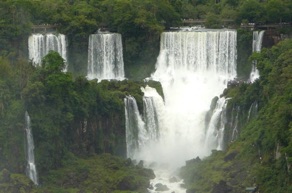 ensemble de 275 cascades situées à la frontière avec l'Argentine ensemble de 275 cascades situées à la frontière avec l'Argentine