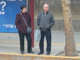 en attendant le bus … en attendant le bus …