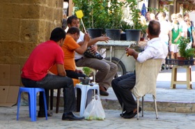 des hommes en pleine activit&eacute; !!!!
