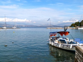 en face l'Albanie