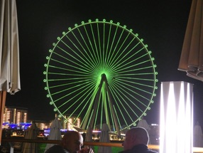La roue A&iuml;n Duba&iuml; inaugur&eacute;e le 21 octobre qui est la plus grande du monde avec ses 250m de hauteur