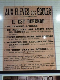 FRANCE : Angoul&ecirc;me reconstitution d'une ancienne &eacute;cole