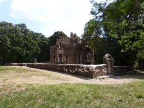 GONDAR : bains de Fasilidas, lieu de d&eacute;tente ou de c&eacute;r&eacute;monie ????