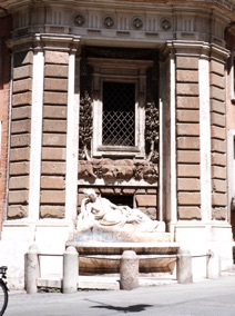 ITALIE - Rome
&agrave; ce carrefour 4 fontaines se font face