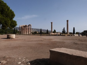le Temple de Zeus (Olympieion) &eacute;tait un des plus grands du monde grec : 107 m x 41 m