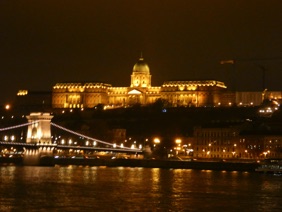 le Ch&acirc;teau et le Pont des Cha&icirc;nes