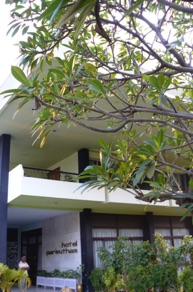 INDE : Thanjavur
Parisutham Hotel