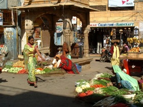 Un petit marché de légumes Un petit marché de légumes