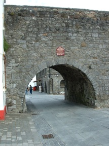 Spanish arch : vestige de l'ancienne porte de la ville Spanish arch : vestige de l'ancienne porte de la ville