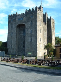 Château BUNRATTY construit en 1425 Château BUNRATTY construit en 1425