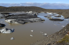 SVINAFELLSJOKULL
lac glaciaire et ses icebergs SVINAFELLSJOKULL
lac glaciaire et ses icebergs