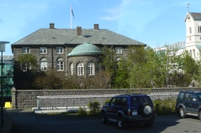 la Mairie (arrière) la Mairie (arrière)
