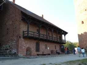 la cour int&eacute;rieure