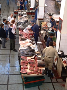 march&eacute; aux poissons