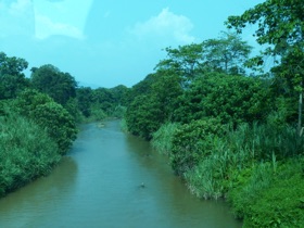 une rivière et ses pêcheurs une rivière et ses pêcheurs