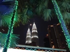 les Tours Petronas de nuit les Tours Petronas de nuit