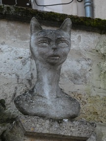 Ang&eacute;line aux oreilles de chat qui a sauv&eacute; la ville au XIV&egrave;me si&egrave;cle