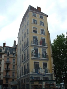 l'immeuble vue de c&ocirc;t&eacute;