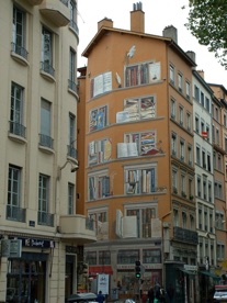 FRANCE - Lyon
Immeuble de la fresque des écrivains FRANCE - Lyon
Immeuble de la fresque des écrivains