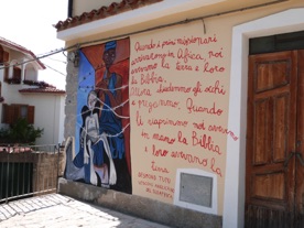 des murs peints ont envahi toutes les maisons ou presque ! des murs peints ont envahi toutes les maisons ou presque !