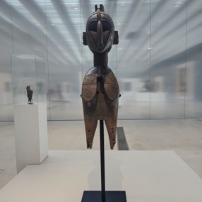 Masque f&eacute;minin de Guin&eacute;e