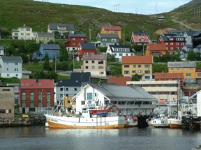 HONNINGSVAG 
derni&egrave;re grande ville avant le GRAND NORD !