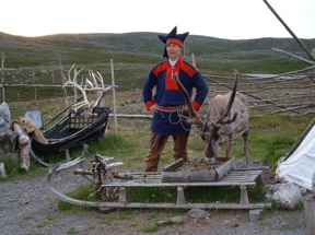 costume traditionnel de Sami