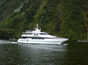 notre bateau de croisi&egrave;re arrive