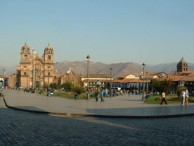 CUSCO, la ville sacr&eacute;e.
sa cath&eacute;drale