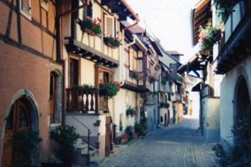 EGUISHEIM
Haut Rhin EGUISHEIM
Haut Rhin