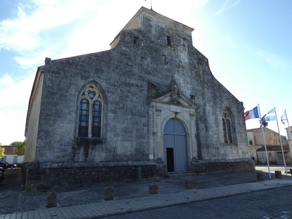 l'&eacute;glise Saint Pierre tr&egrave;s aust&egrave;re