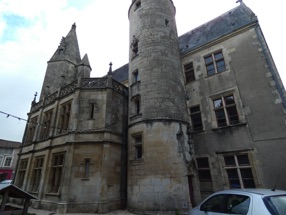 H&ocirc;tel de M&eacute;noc qui abrite le Palais de Justice