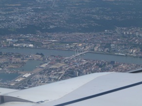 Départ de Bordeaux : vue sur le nouveau pont Chaban Delmas Départ de Bordeaux : vue sur le nouveau pont Chaban Delmas