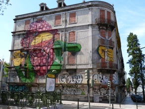 les maisons abandonnées sont murées et décorées les maisons abandonnées sont murées et décorées