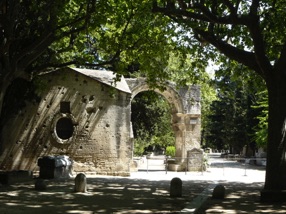 les Alyscamps
