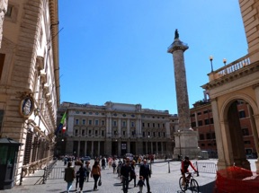 Piazza Colonna o&ugrave; se dresse une colonne de Marc Aur&egrave;le