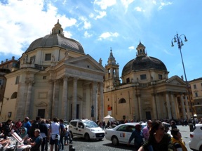 Santa Maria del Miracoli et Santa Maria in Montesanto, deux &eacute;glises du XVII&egrave;me si&egrave;cle d'apparence jumelles