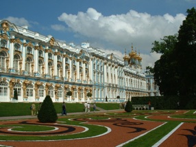 TSARKOIE SELO avec une fa&ccedil;ade baroque longue de 300 m
