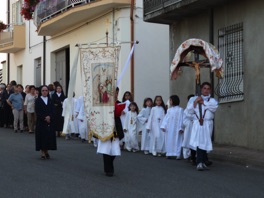 et nous assistons &agrave; toute la procession, notre vus &eacute;tant bloqu&eacute; !!