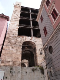 Tour de Saint Pancrace 
haute de 36 m