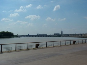 FRANCE : Bordeaux
Port de la Lune
(2007) FRANCE : Bordeaux
Port de la Lune
(2007)