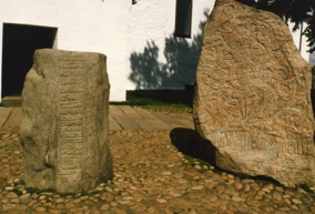 DANEMARK :
Pierres runiques de Jelling
(1994) DANEMARK :
Pierres runiques de Jelling
(1994)