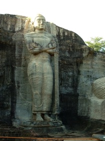le Bouddha après l'éveil
est haut de 7 m le Bouddha après l'éveil
est haut de 7 m