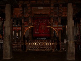 le Temple de la Dent qui abrite une relique sacrée de Bouddha le Temple de la Dent qui abrite une relique sacrée de Bouddha