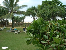BENTOTA : vue depuis notre chambre d'hôtel BENTOTA : vue depuis notre chambre d'hôtel