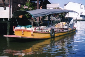 le commerce se fait beaucoup par bateau