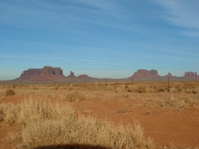 On approche de mon parc national préféré : MONUMENT VALLEY On approche de mon parc national préféré : MONUMENT VALLEY