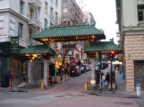 Chinatown qui accueille la plus grande communauté asiatique hors d'Asie Chinatown qui accueille la plus grande communauté asiatique hors d'Asie