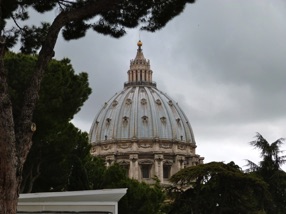 Nous voici arriv&eacute;s au Vatican pour la visite des mus&eacute;es ...