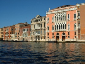 Palais Pisani-Gritti qui a eu Ernest Hemingway comme client